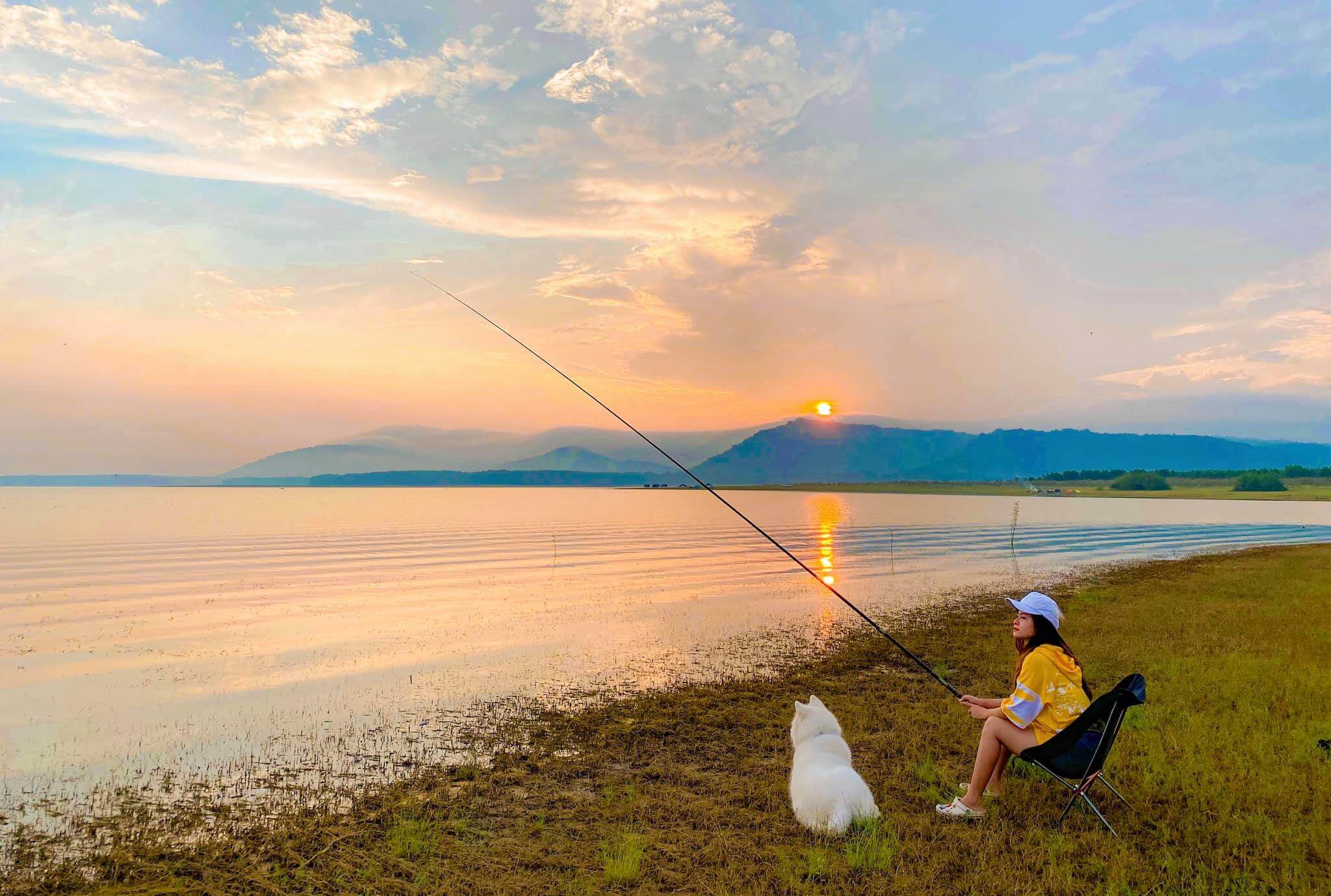 Hồ Dầu Tiếng